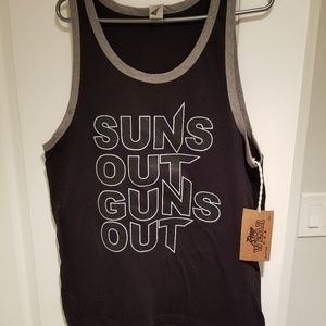 Mens muscle shirt / Tank size Large NWT